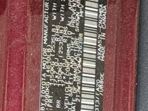Used 2021 Toyota RAV4 XLE w/ Convenience Package FWD image 10
