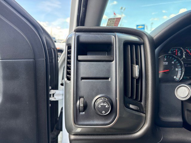 Used 2018 Chevrolet Silverado 1500 LT RWD image 16