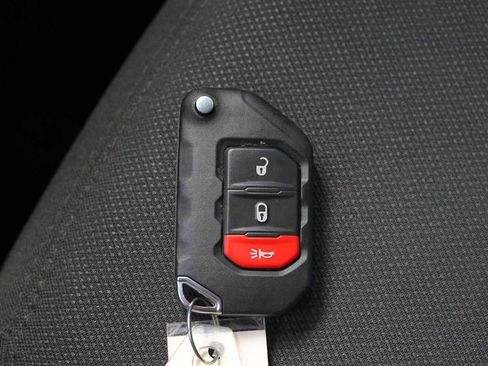 Used 2021 Jeep Wrangler Unlimited Sport image 28