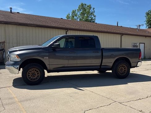 Used 2020 RAM 1500 Classic SLT AWD/4WD image 1