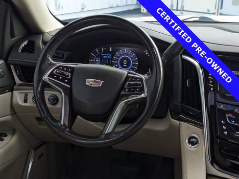 Used 2020 Cadillac Escalade Premium Luxury image 18