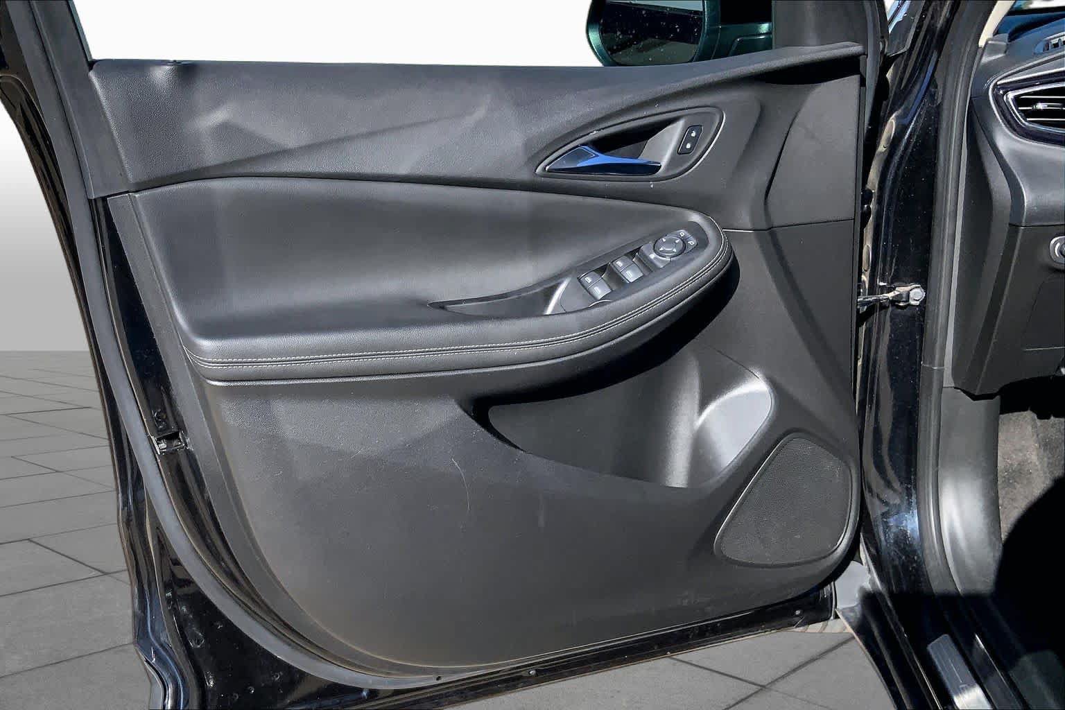 Used 2023 Buick Encore GX Preferred w/ Cold Weather Comfort Package AWD/4WD image 20