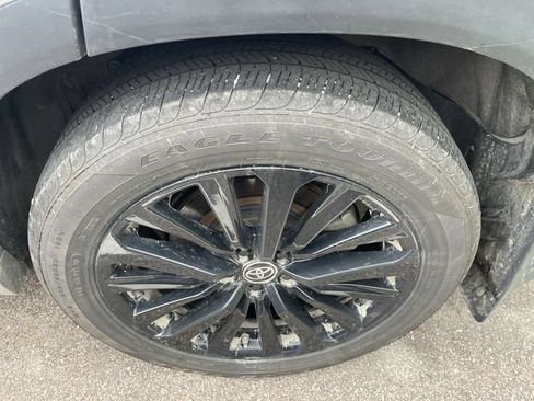 Used 2023 Toyota Highlander XSE AWD/4WD image 8