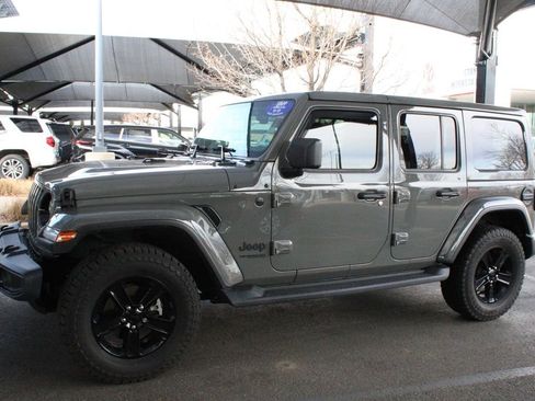 Used 2022 Jeep Wrangler Unlimited Sahara image 11