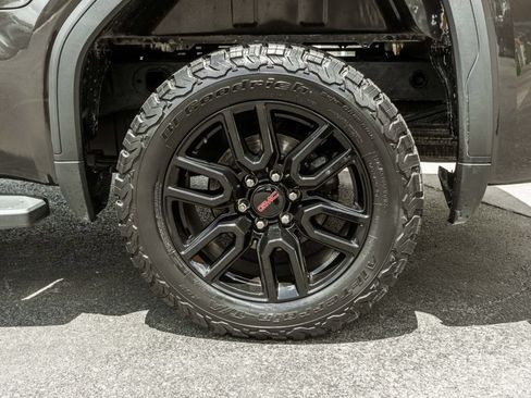 Used 2021 GMC Sierra 1500 4x4 Crew Cab w/ Sierra Value Package image 28