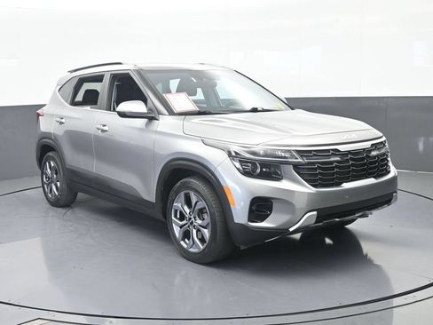 Used 2024 Kia Seltos S FWD image 3