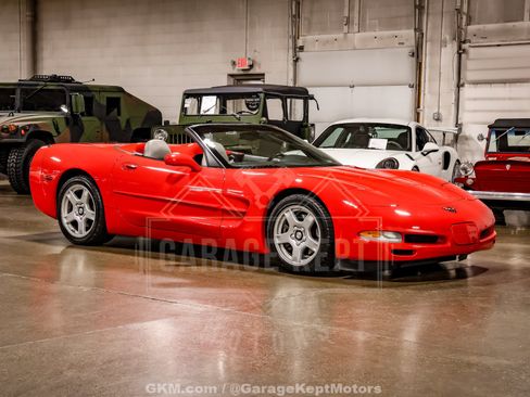 Used 1999 Chevrolet Corvette Convertible w/ Memory Pkg RWD image 1