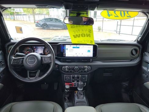 Used 2024 Jeep Gladiator Mojave w/ Safety Group image 22
