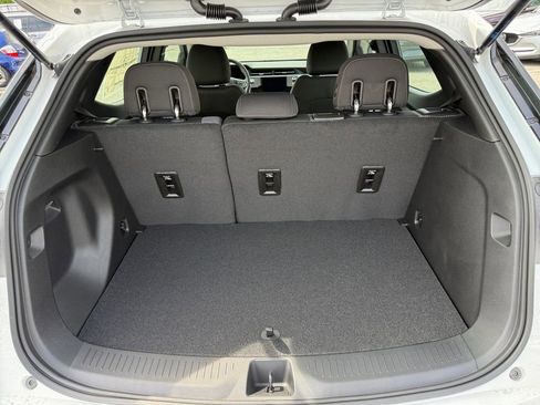 New 2027 Chevrolet Bolt LT w/ Comfort Package FWD image 24