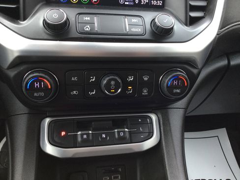 Used 2022 GMC Acadia SLE w/ Driver Convenience Package image 14