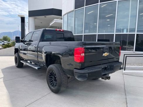 Used 2016 Chevrolet Silverado 2500 High Country w/ Duramax Plus Package AWD/4WD image 4