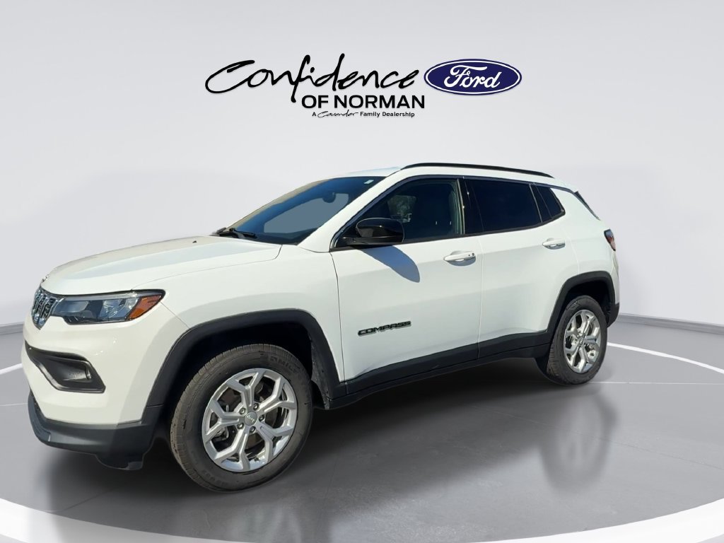 Used 2024 Jeep Compass Latitude AWD/4WD image 5