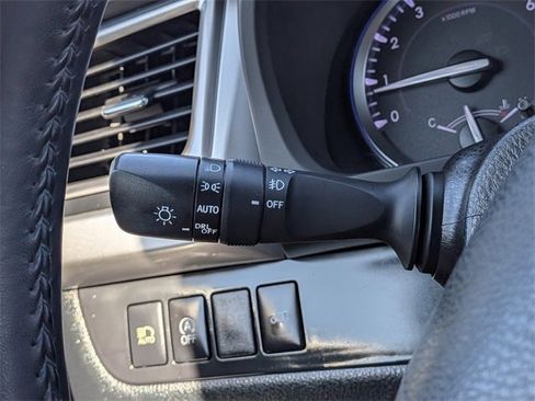 Used 2018 Toyota Highlander XLE w/ Protection Package #3 image 32