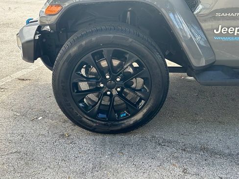 Used 2022 Jeep Wrangler Unlimited Sahara w/ Cold Weather Group AWD/4WD image 28