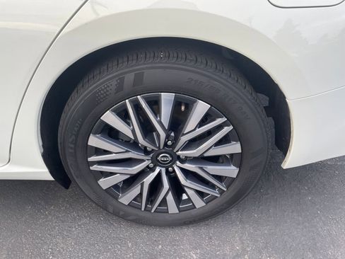 Used 2025 Nissan Altima 2.5 SV image 24