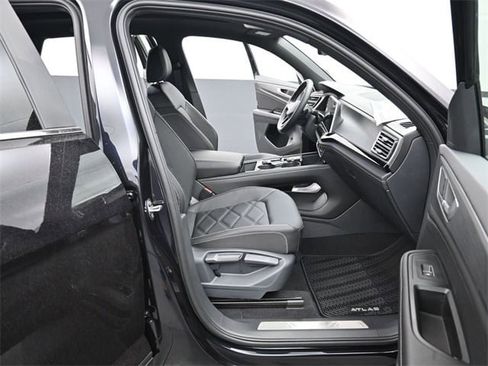 New 2026 Volkswagen Atlas Cross Sport SE image 14