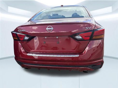 Used 2023 Nissan Altima 2.5 SV w/ SV Premium Package FWD image 7