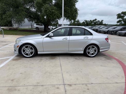 Used 2009 Mercedes-Benz C 350 Sport image 3