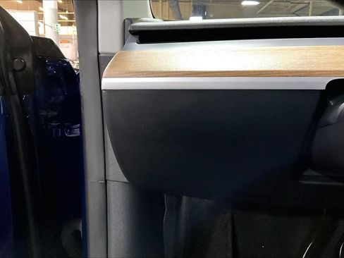 Used 2024 Tesla Model Y Long Range image 34