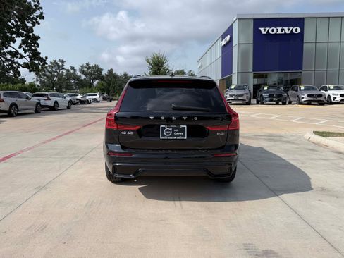Certified 2025 Volvo XC60 B5 Plus AWD/4WD image 5