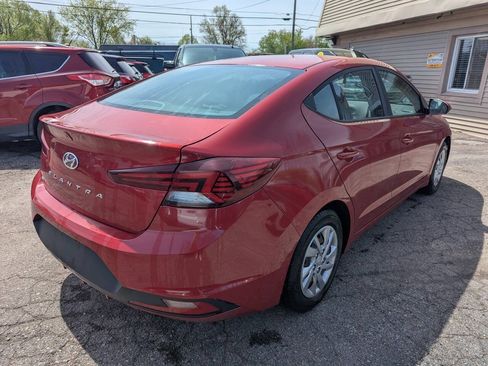 Used 2019 Hyundai Elantra SE FWD image 8