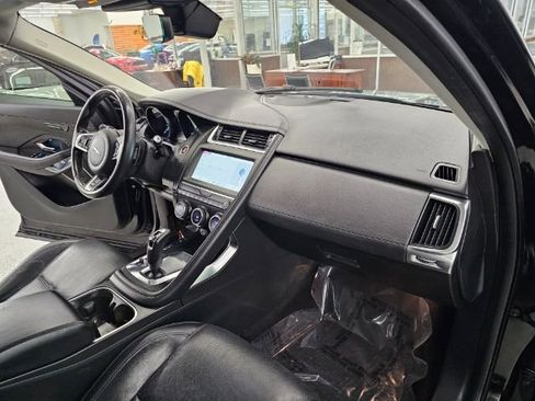 Used 2020 Jaguar E-PACE SE image 8