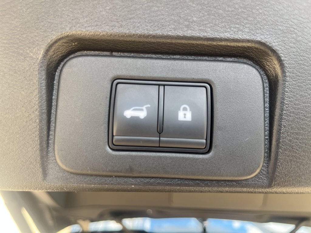 Certified 2025 Nissan Rogue SV AWD/4WD image 28