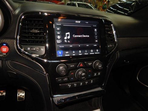 Used 2021 Jeep Grand Cherokee SRT image 22