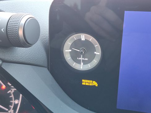 Used 2024 Lexus ES 350 w/ Luxury Package image 22