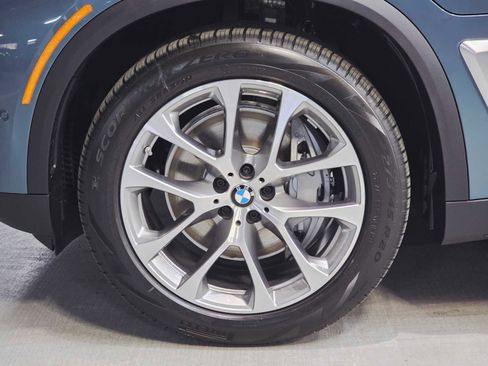 New 2026 BMW X5 xDrive50e w/ Climate Comfort Package image 7