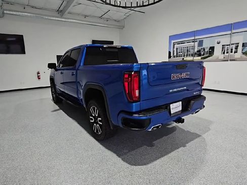 Used 2022 GMC Sierra 1500 AT4 w/ AT4 Premium Package AWD/4WD image 8