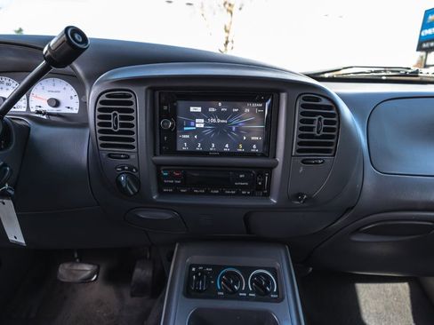 Used 2001 Ford Expedition Eddie Bauer image 26