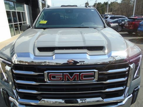 Certified 2024 GMC Sierra 2500 SLE image 12