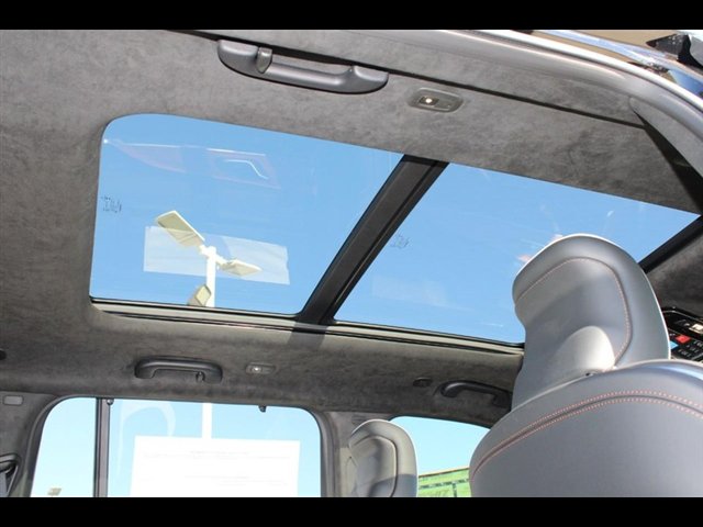Used 2022 Jeep Grand Cherokee Summit AWD/4WD image 11