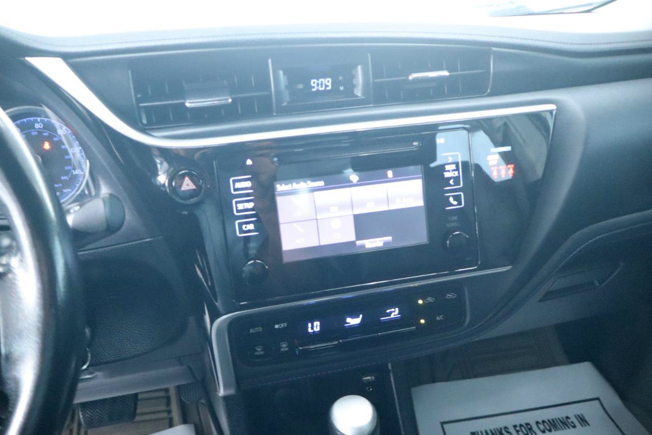 Used 2018 Toyota Corolla SE FWD image 18