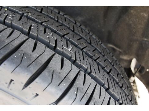 Used 2024 Jeep Grand Cherokee L Laredo image 32