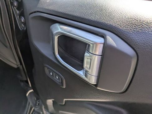 Used 2025 Jeep Wrangler Unlimited Rubicon AWD/4WD image 34