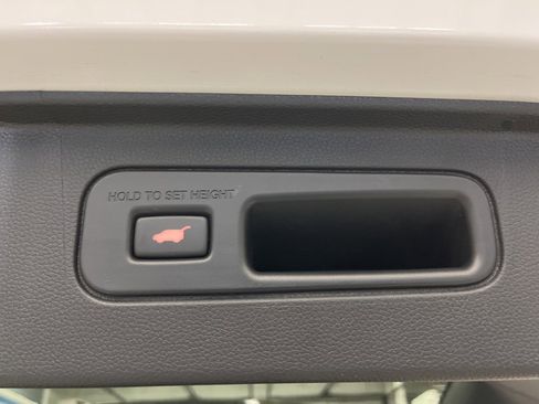 Used 2025 Honda Pilot Black Edition image 40