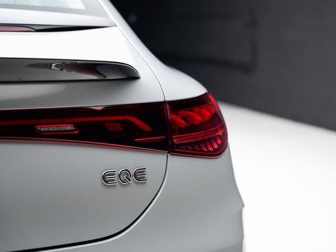 Used 2023 Mercedes-Benz EQE AMG 4MATIC Sedan image 32