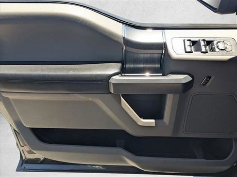 Used 2018 Ford F150 XLT w/ Equipment Group 302A Luxury AWD/4WD image 9