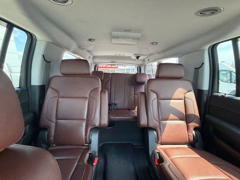 Used 2019 Chevrolet Suburban Premier w/ Premier Plus Edition image 10