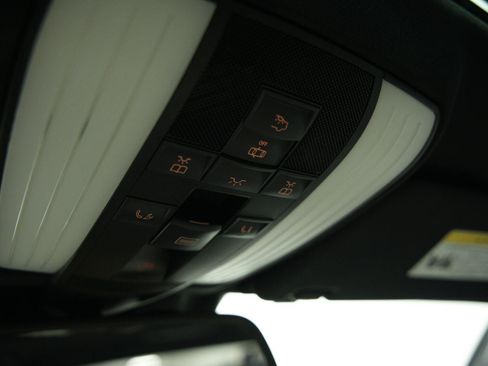 Used 2014 Mercedes-Benz E 250 BlueTEC Sedan image 49