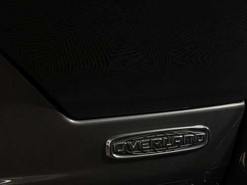 Certified 2022 Jeep Grand Cherokee Overland AWD/4WD image 11