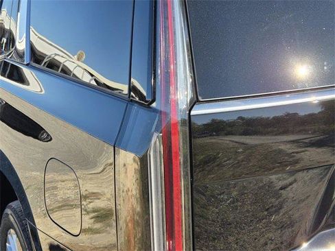 New 2026 Cadillac Escalade Luxury image 11