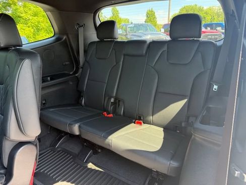 Used 2025 Kia Telluride EX X-Line AWD/4WD image 19