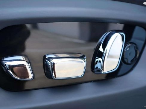 Certified 2024 Rolls-Royce Cullinan Black Badge AWD/4WD image 19