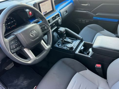 Used 2025 Toyota Tacoma TRD Off-Road AWD/4WD image 12