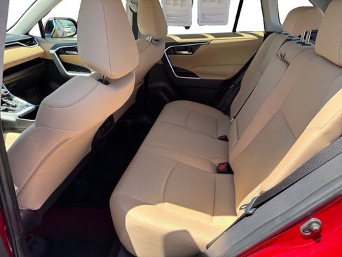 Used 2025 Toyota RAV4 XLE w/ Convenience Package FWD image 16