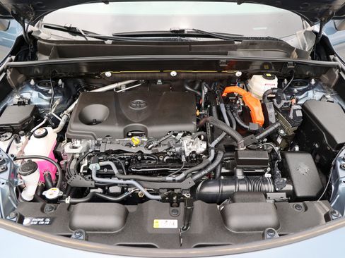 Certified 2024 Toyota Venza XLE AWD/4WD image 31