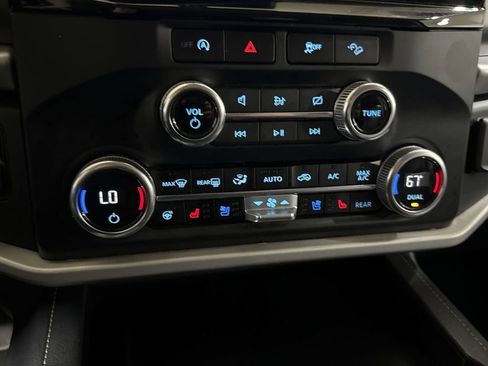 Used 2024 Ford Expedition Max XLT image 17